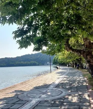 Apartment με θέα λίμνη