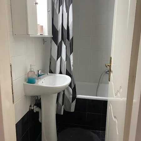 με θέα σε πάρκο! *